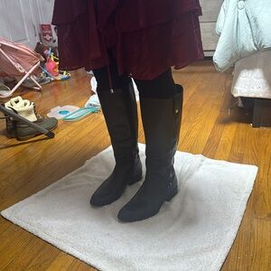 Black Women's Knee-High Boots